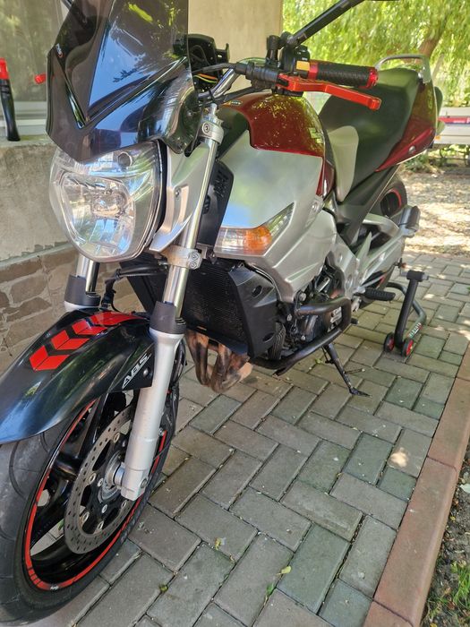 Suzuki  gsr  600