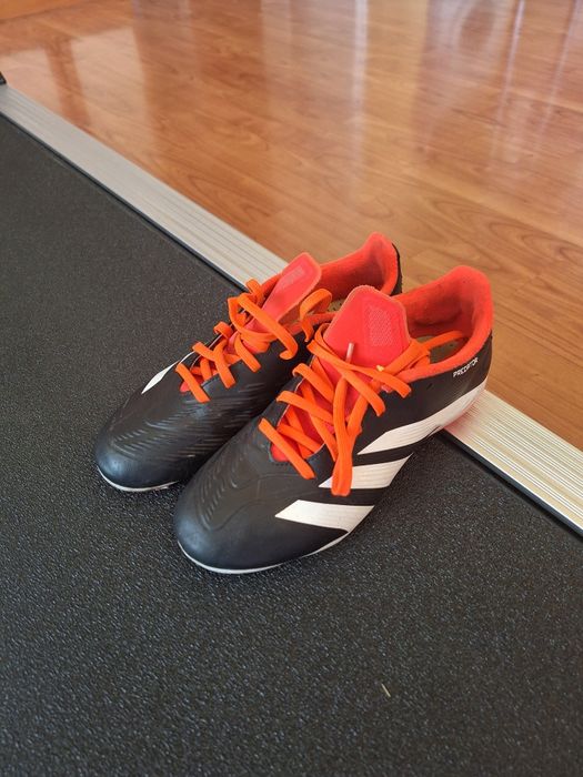 Детски бутонки  за футбол