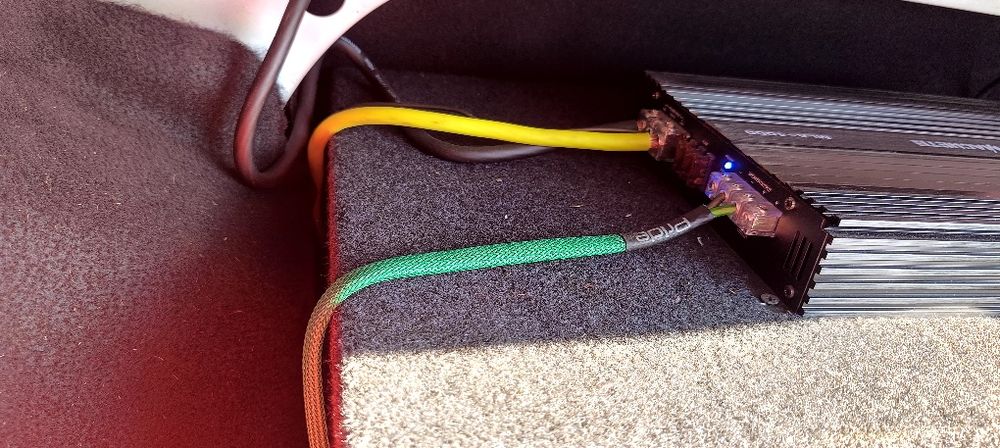 Сабвуфер состояние новый