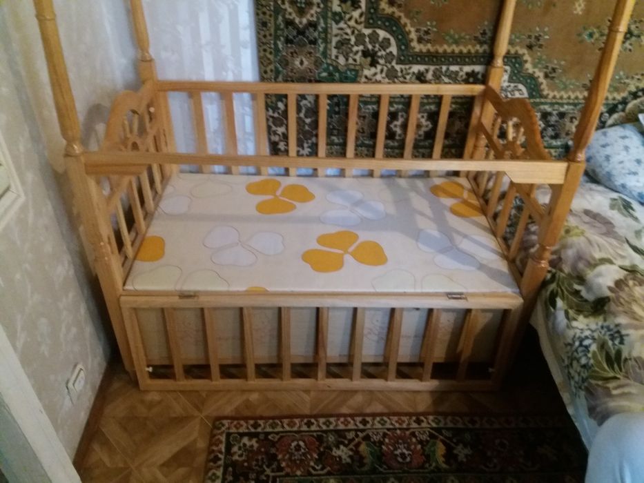 Продам хороший манеж