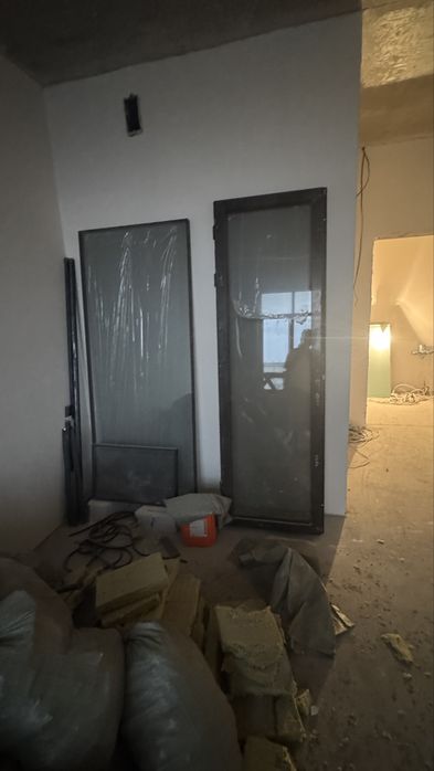 Продам окно балконное, 5 камерное