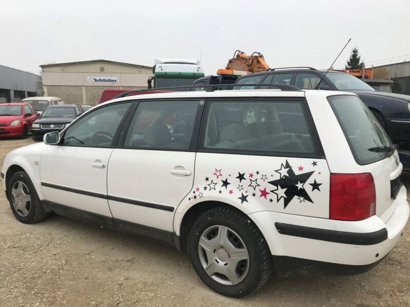 НА ЧАСТИ! VW Passat 1.6 i 101 кс. AHL Комби Климатик Фолксваген Пасат