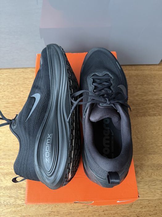 Оригинални маратонки NIKE VOMERO 18 PLUS  IT47