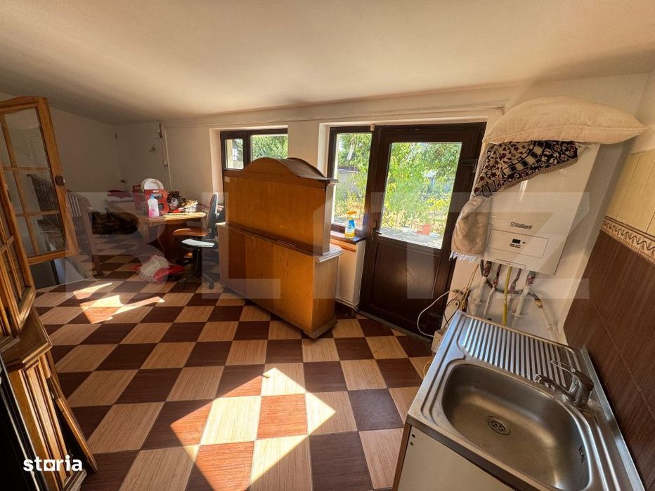 Casa cu 5 camere,  curte 650 mp, zona Bariera Valcii