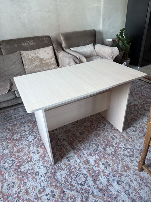 Продам стол в отличном состоянии