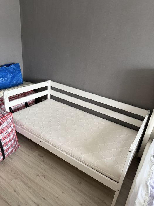 Продам детскую кровать 160/80