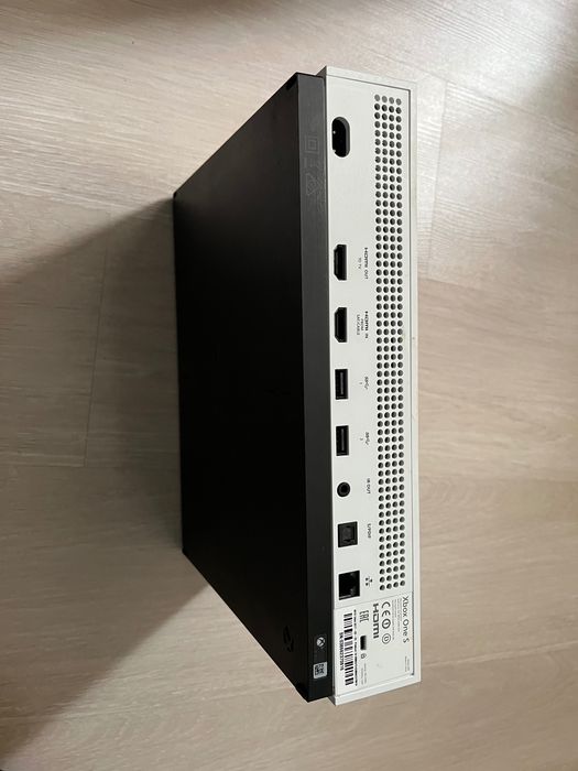 Xbox one S model 1681