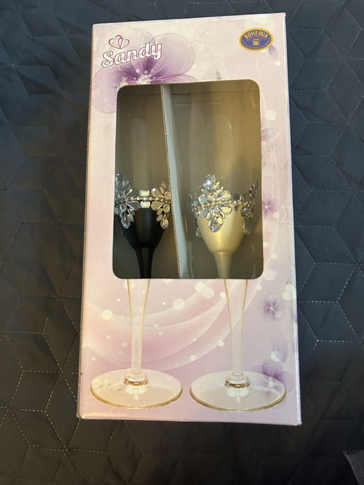 Vand set pahare nunta si buchet mireasa