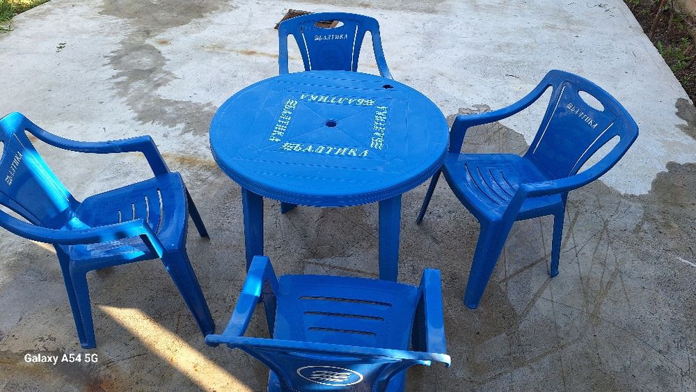 Пластиковые стол стуля