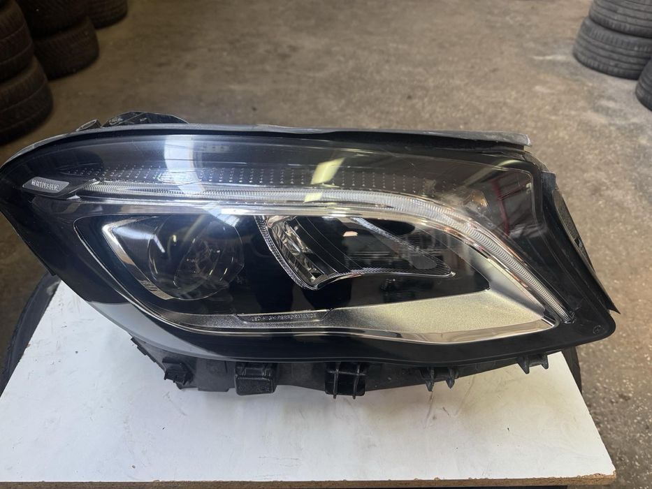 Фар за Мерцедес/Mercedes GLA