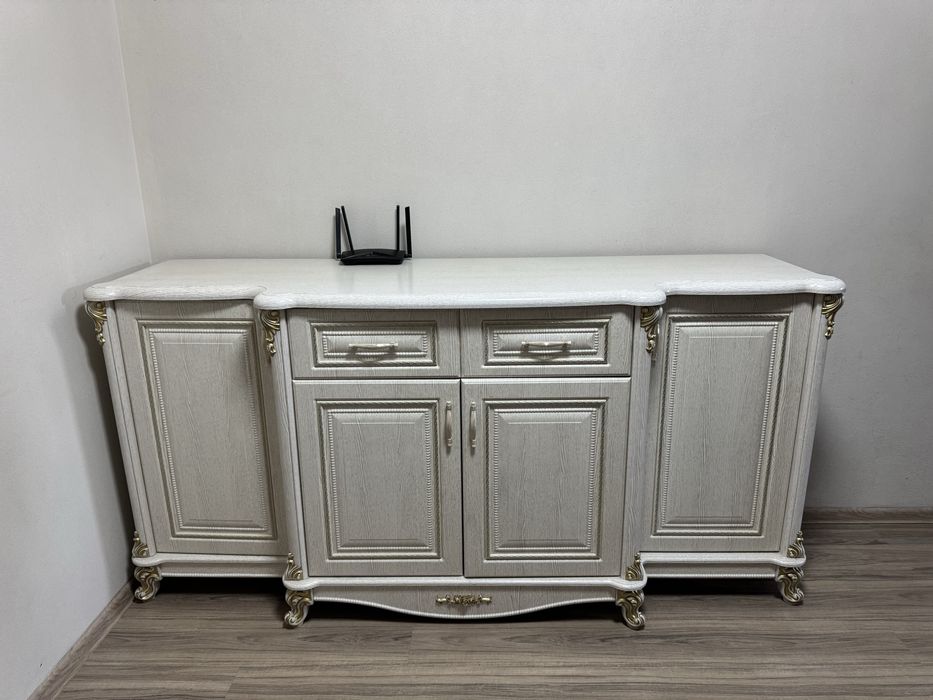 Продается спальный гарнитур