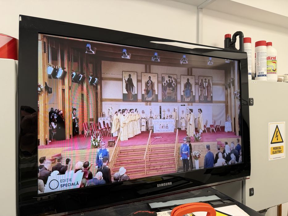 Televizor LCD Samsung, 101cm, FullHD, LE-40B530 cu suport de perete