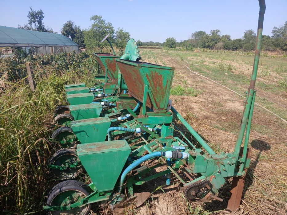 Semanatoare porumb cu fertilizare