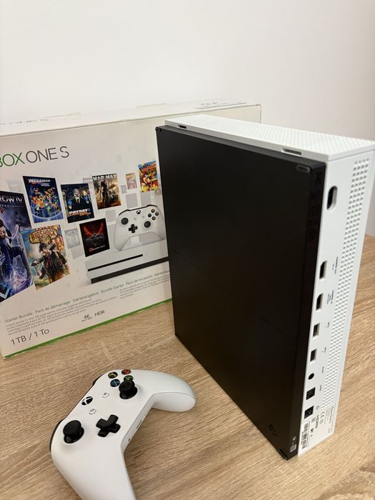 Vand Xbox One S  1 TB+ jocurii