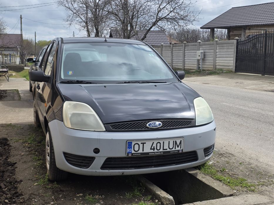 Vand Ford Fiesta, 4200 lei negociabil,