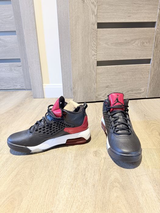 Jordan Max 200 - Noi, in cutie, nepurtati