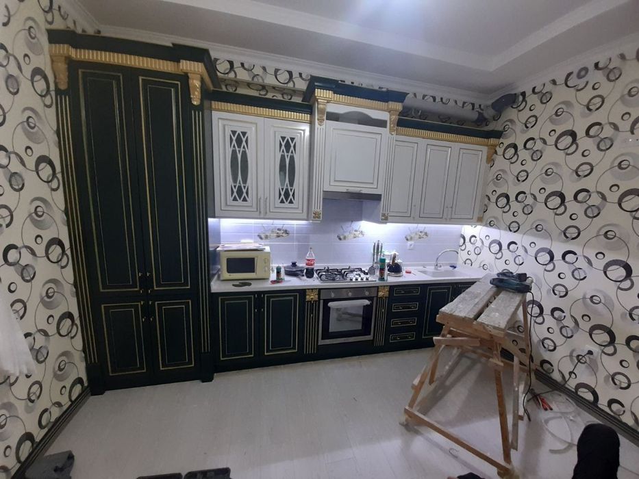 Kirashinni kuxinni shkaf