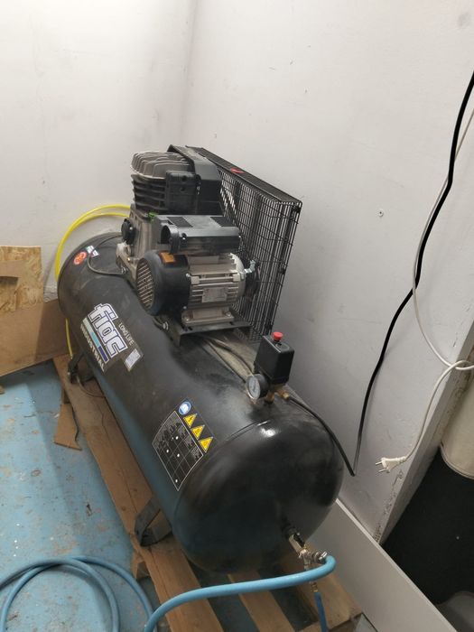 Compresor aer FIAC 100L 3CP INDUSTRIAL Long Life – foarte bu