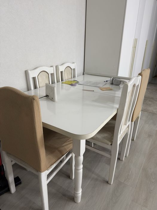 Продам стол со стульями 6шт