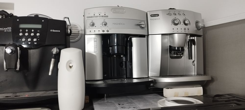 Aparate cafea DeLonghi și Saeco
