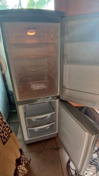 Продам холодильник