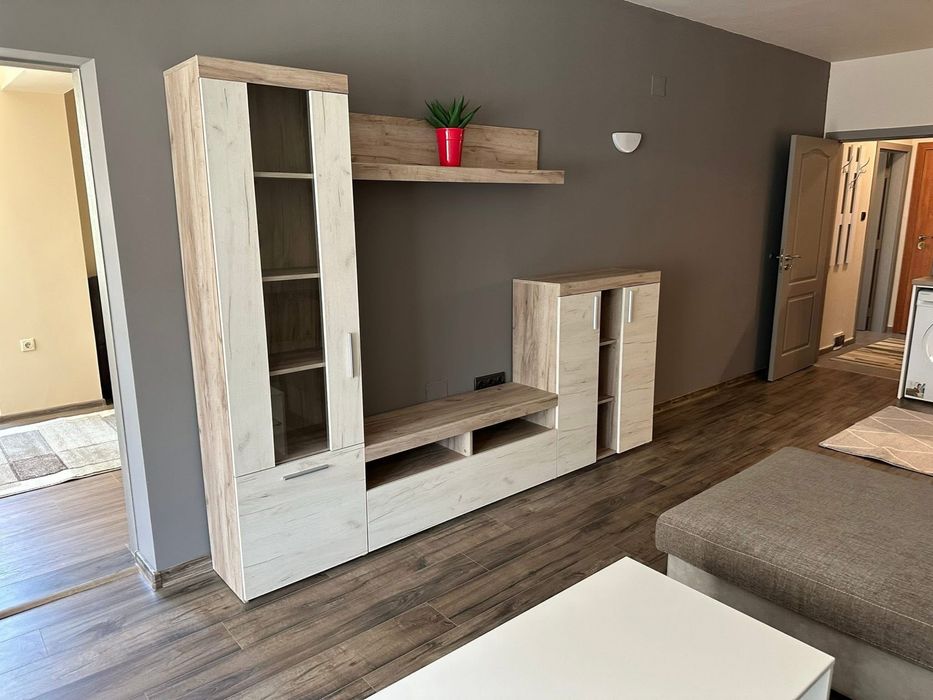 Дава се под наем Тристаен апартамент в Стара Загора, Център - 100 кв.м за 650 € - Снимка #1