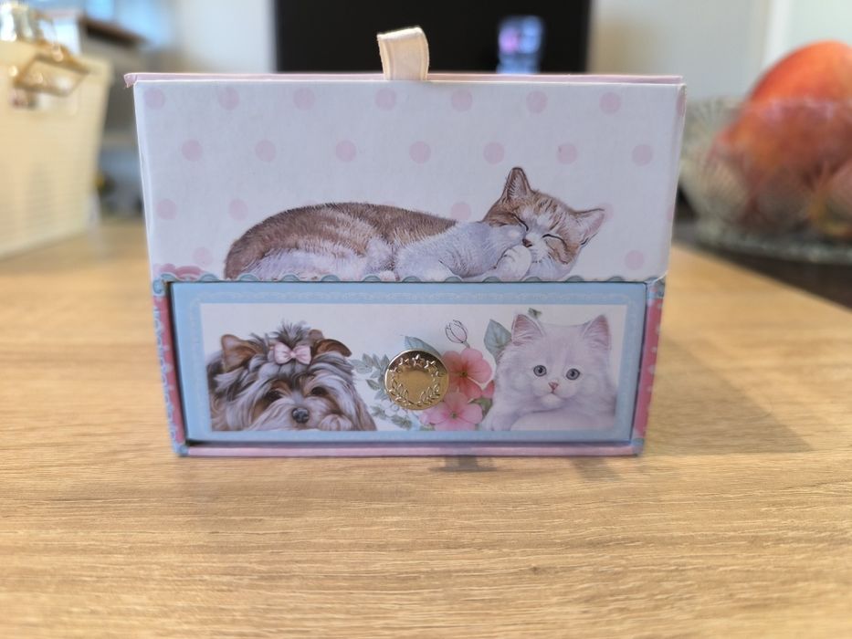 Кутийка за бижута