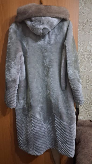 Цигейковая шуба с капюшоном