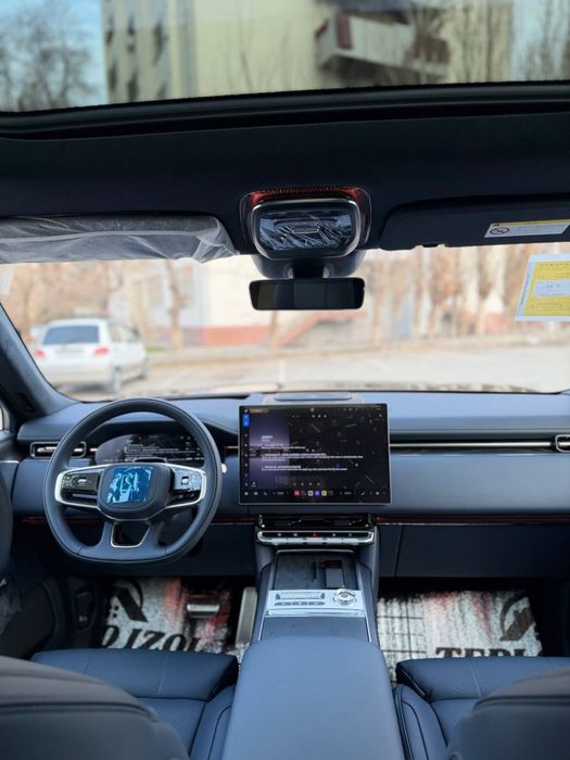 Bugun sotuvimizda Zeekr 9X