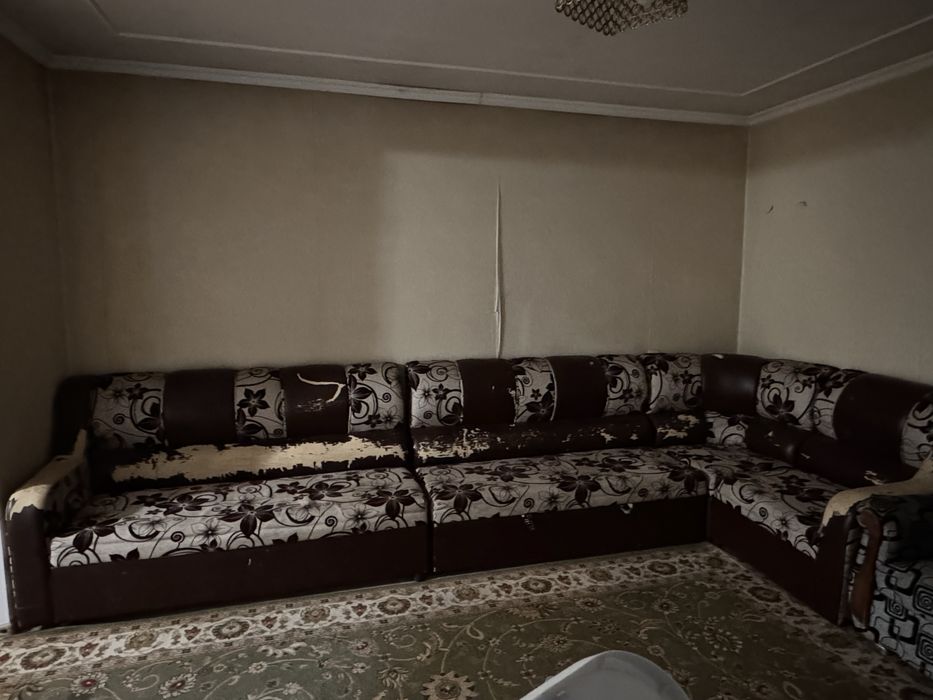 Диван угловой 4 метра СРОЧНО продам