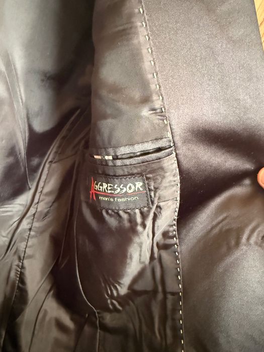 Черен костюм            .