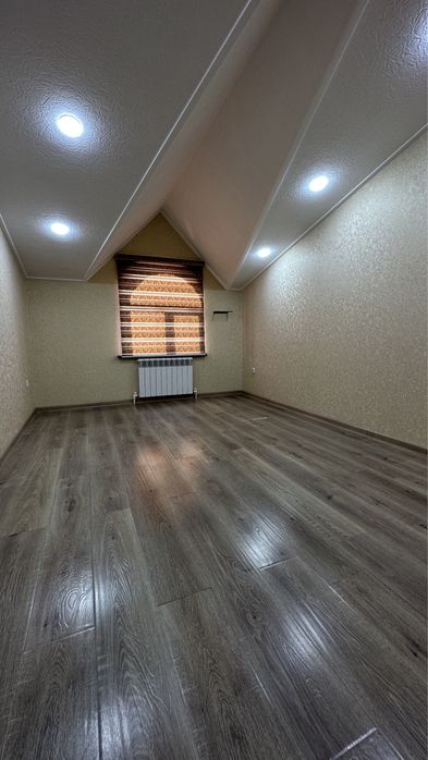 Продаётся своя 3/4/4 комнатная квартира.