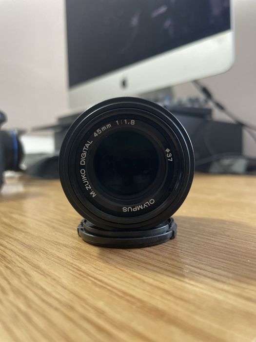 Obiectiv micro 4/3 Olympus 45mm f/1.8