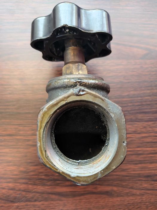 Чугунен водопроводен кран 1 ½