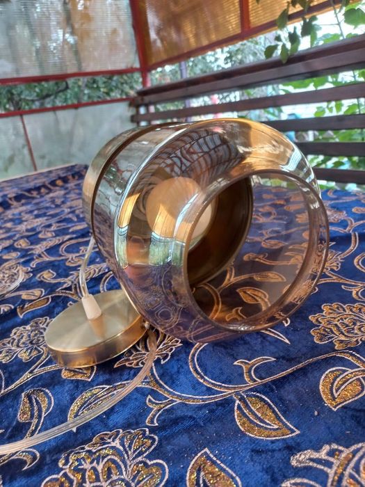 Продам люстру в спальню