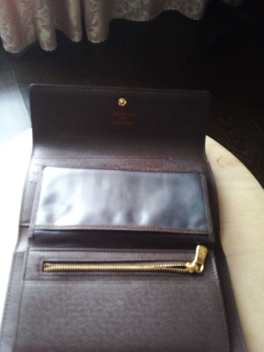 Продам Женское портмоне Louis Vuitton