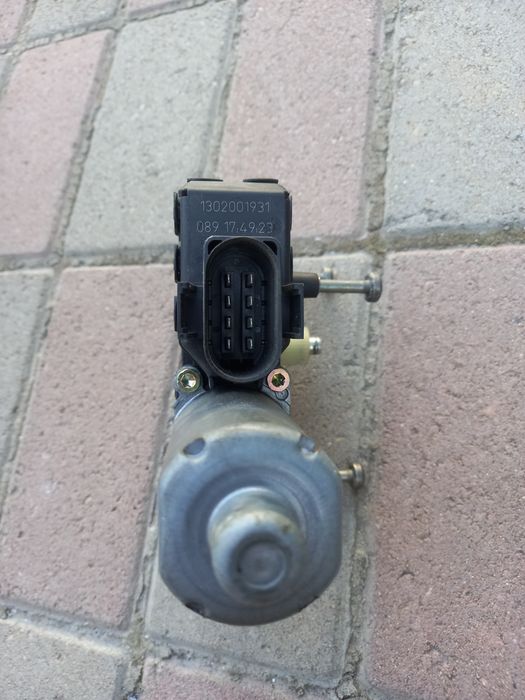 Стеклоподъемник  моторчик ауди А6 С5