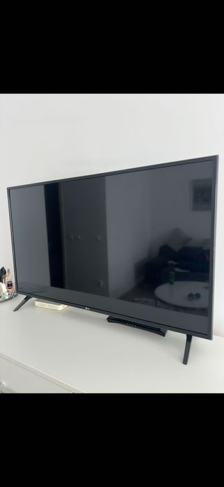 Televizor LG 4K Ultra HD, LED, diagonala 108 cm complet functional