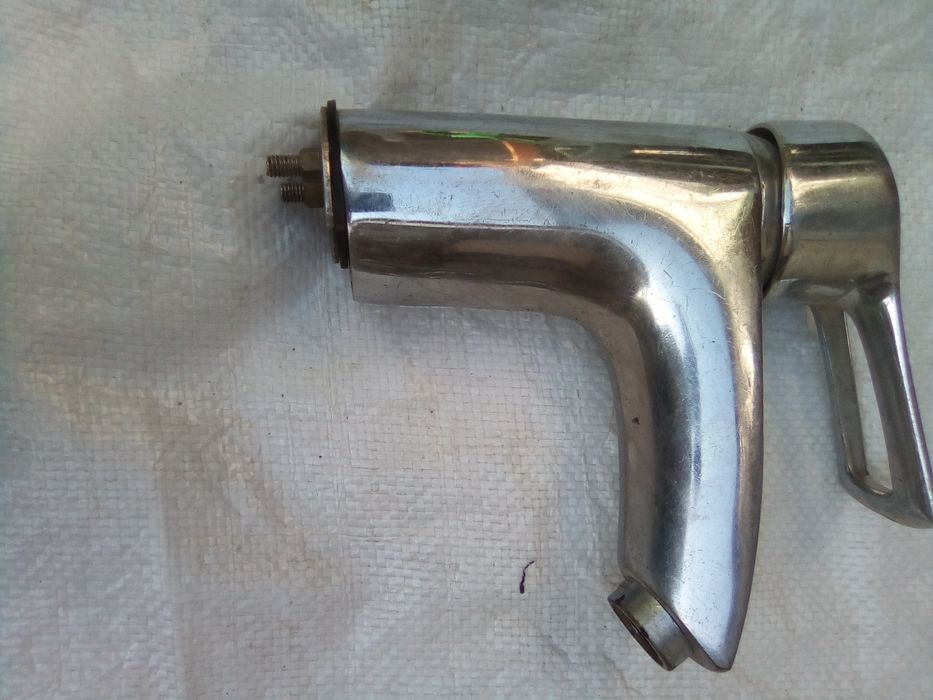 Сантехника смесителя разные