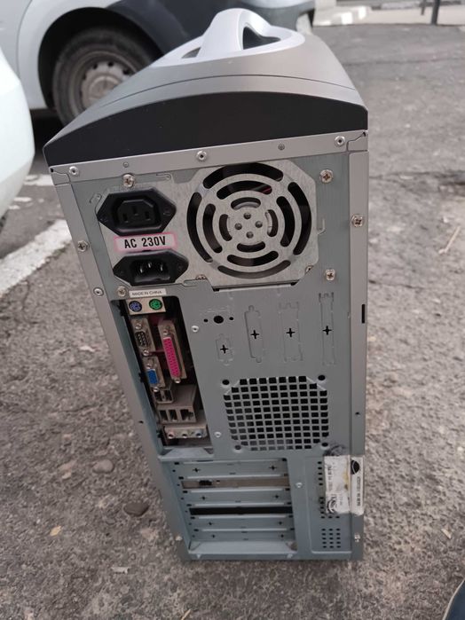 Vând urgent tastatură + mouse + unitate PC