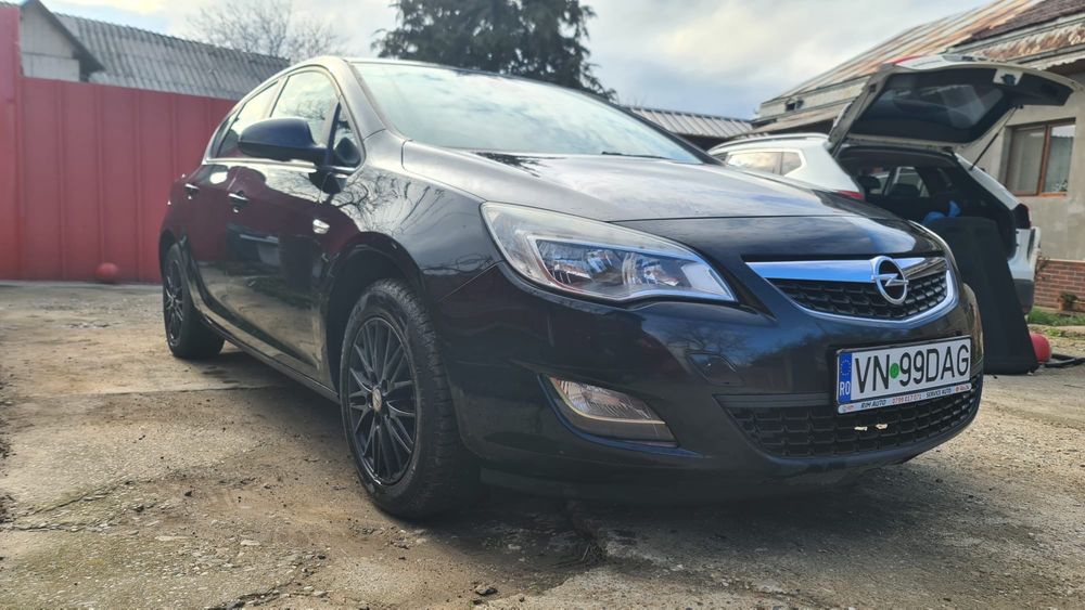 Opel Astra J 2010
