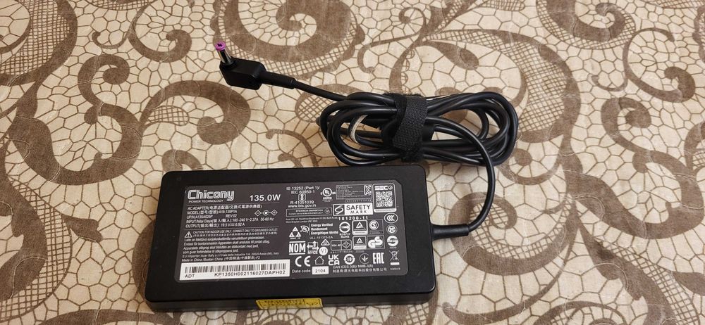 ACER 135W Incarcator 19.5V-6.92A Adaptor fuctional