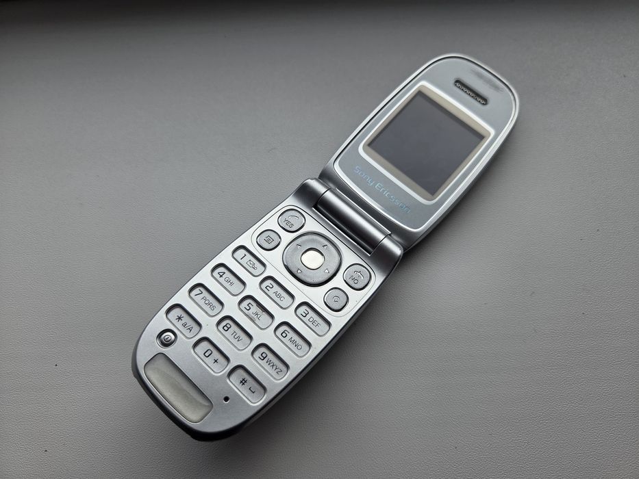 Sony Ericsson Z300i - telefon de colectie