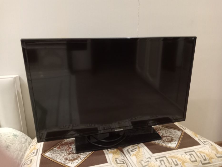 Телевизор Samsung диагональ 81