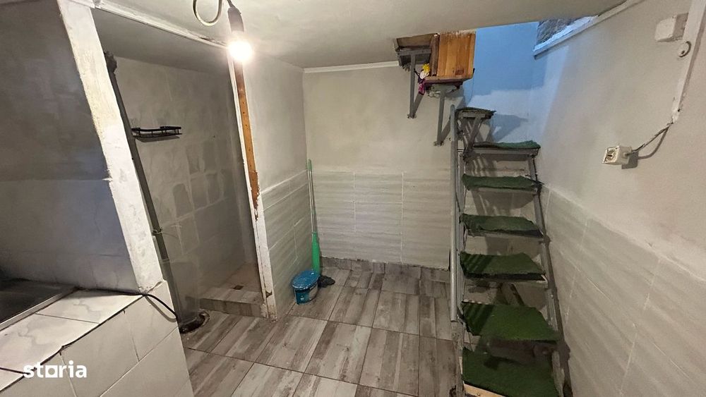 Camera cu demisol zona AFI