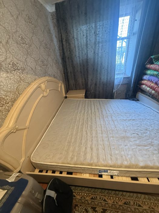 Спальный кровать