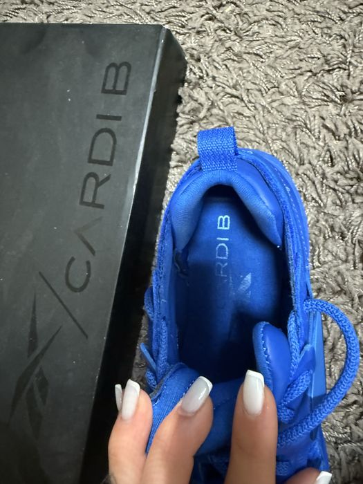 Reebook cardi b маратонки в супер уникален цвят