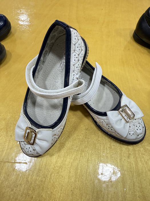 Туфли на девочку 27-28