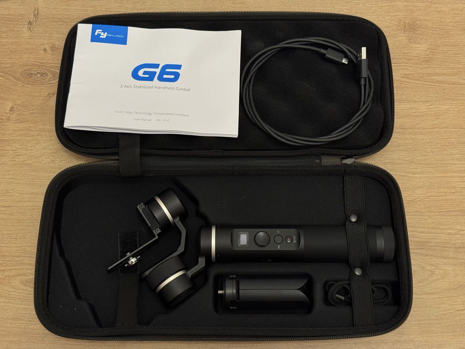 Cameră digitală ultra-compactă Sony RX0 + gimbal