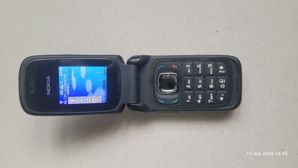 Vând Telefon NOKIA model 6086, cu clapetă